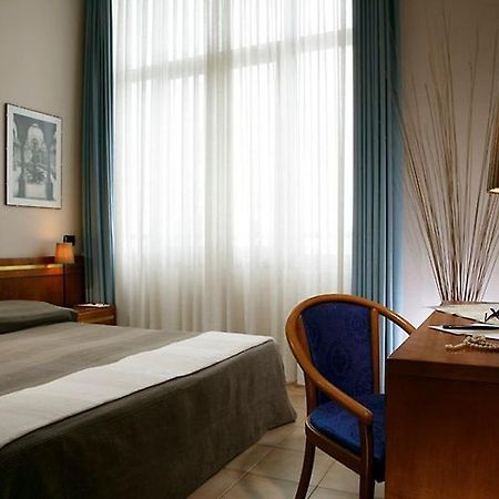 Hotel President Firenze Room photo