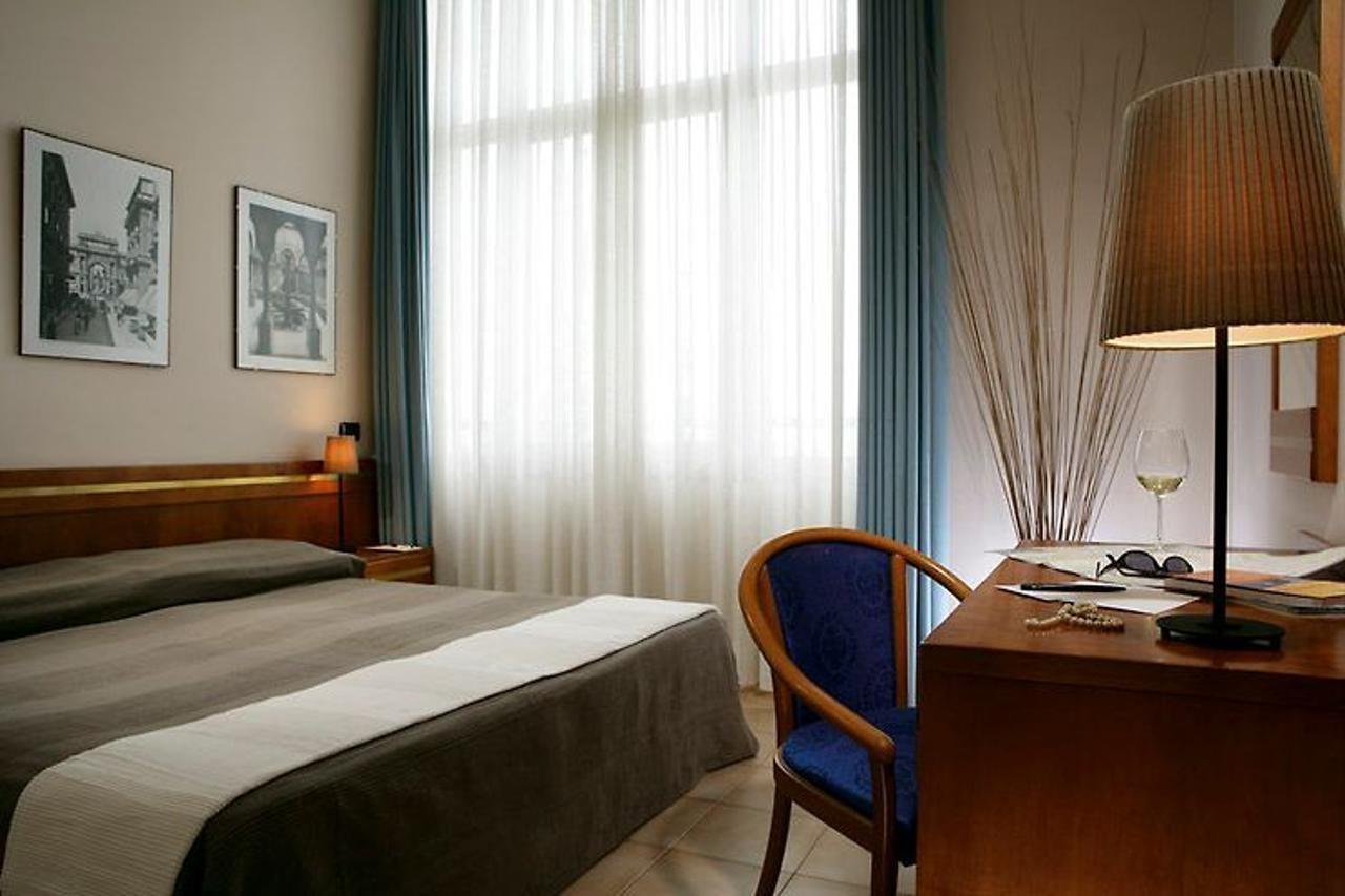 Hotel President Firenze Room photo